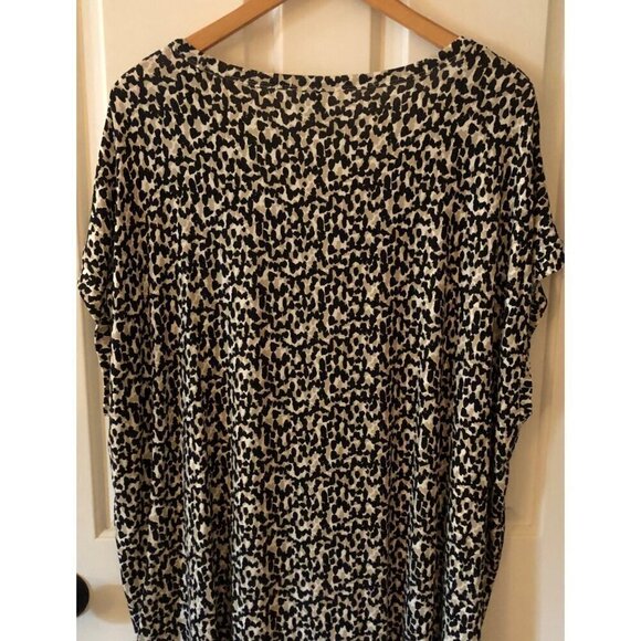 Woman's Old Navy Plus Size Leopard Print Crew Neck T-shirt Soft Blouse - Picture 4 of 9